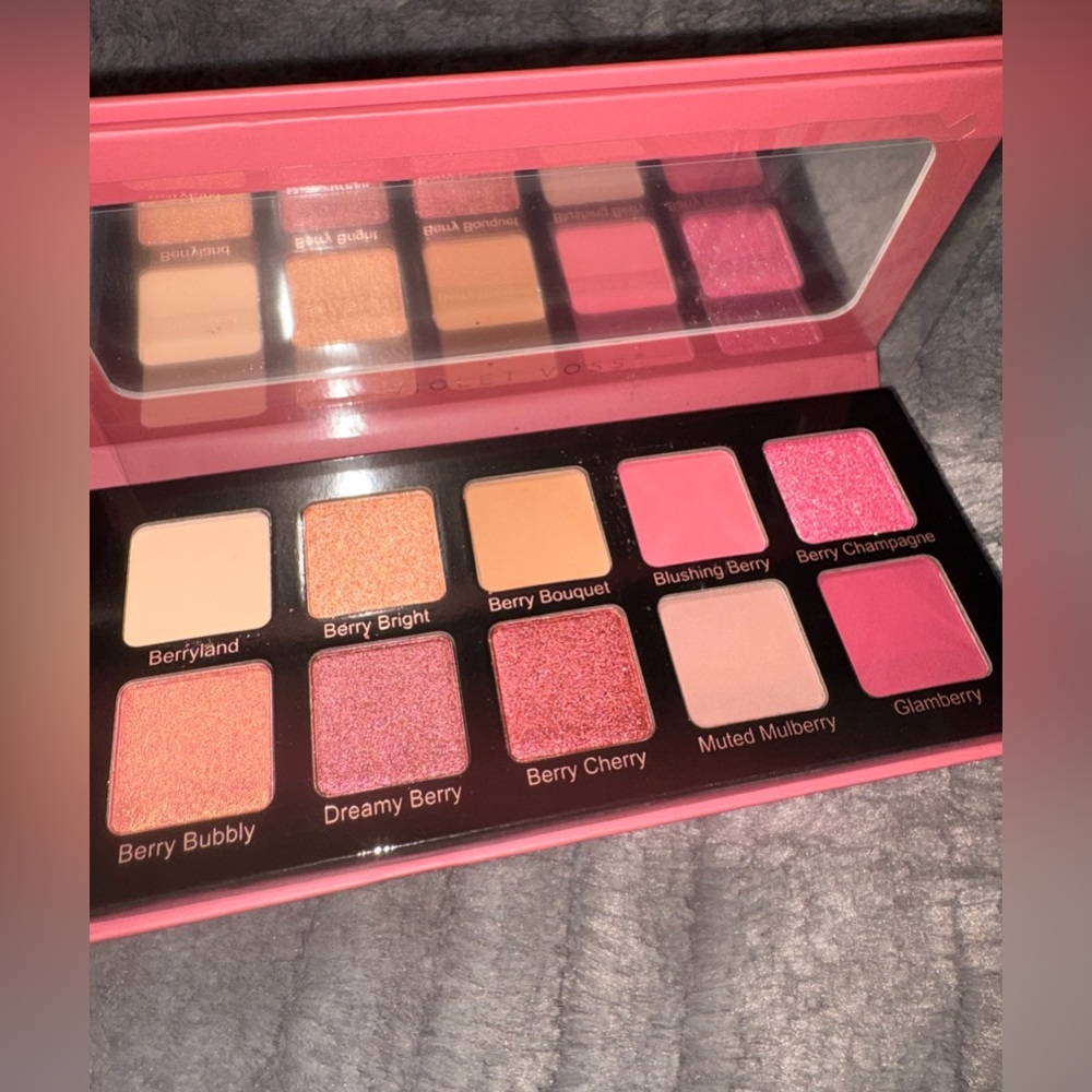 Berries & Cream Dreams Velvety Eyeshadow Palette-Violet Voss